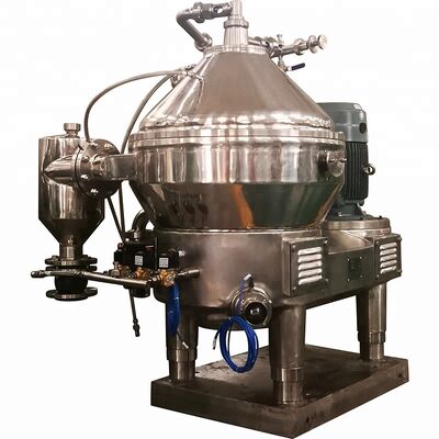 Centrifugatrice per birra a scarico automatico a controllo PLC con acciaio inossidabile alimentare standard e capacità 5000-10000 L/h